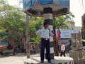 Traffic Police in Lucknow takes to 'Gandhigiri'