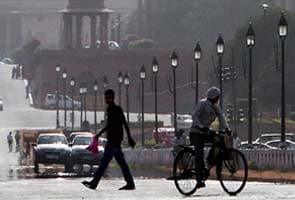 Heat wave in North and East, Delhi sizzles at 43.5 degree celsius