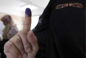 Wavering Egyptians vote for president