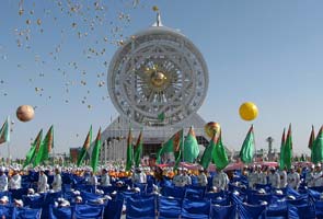 World's largest Ferris wheel in an enclosed space