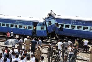 Hampi Express accident: Railways hands over ex-gratia to injured passengers