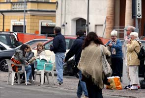 Strong aftershocks hit Italy's quake zone