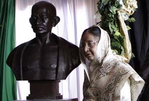 President Patil unveils new statue of Mahatma Gandhi in South Africa