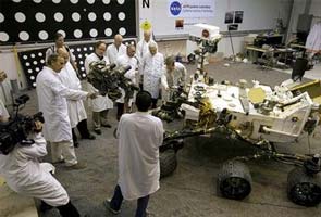 NASA trains astronauts to land on asteroid