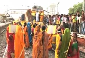 Bharat Bandh: Train traffic disrupted, shops closed in Bihar