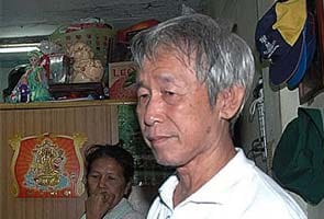 Thai man imprisoned for anti-royalty texts dies