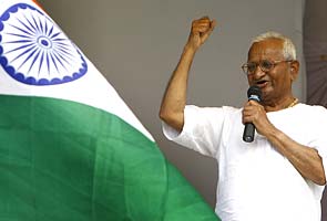 For a strong Lokayukta bill, Anna Hazare begins five week campaign in Maharashtra