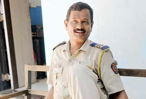 Constable saves woman who jumped off Bandra-Worli Sea Link