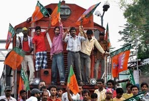 Bharat Bandh: Shutdown supporters block roads, squat on railway tracks in West Bengal