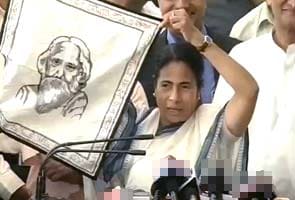 Hillary's gift to Mamata full of spelling mistakes