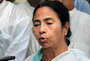 On one year of Mamata Banerjee's government, Kolkata treated to 'Ma Mati Manush' song at traffic signals