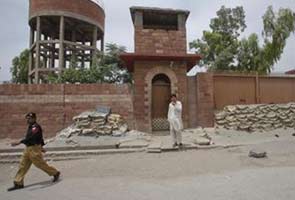 Pakistan doctor in bin Laden case called corrupt, womaniser