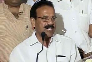 Karnataka crisis: Chief Minister Sadananda Gowda writes to Gadkari against Yeddyurappa