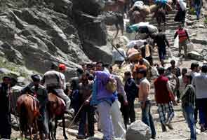 Amarnath Yatra: 18,000 pilgrims pay obeisance at shrine