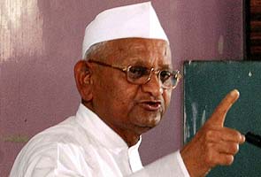 Pranab Mukherjee better than other UPA ministers: Anna Hazare