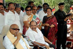 After Vaiko, Karunanidhi protests against cartoon in textbooks