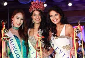 Indore girl wins Miss Asia Pacific 2012