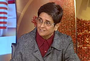 Kiran Bedi lashes out at Prime Minister Manmohan Singh