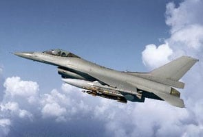 F-16 intercepts small plane in Obama's air space