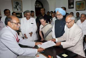 Pranab Mukherjee files nomination for President polls, seeks blessings - heavenly & political