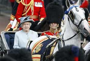 Queen Elizabeth's 60th anniversary party gets under way