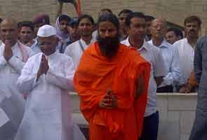 Baba Ramdev says PM must keep cabinet clean as he sits on fast with Anna Hazare