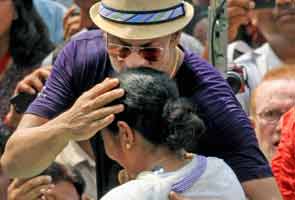 Mamata Banerjee once again asks Deshmukh to reconsider ban on SRK