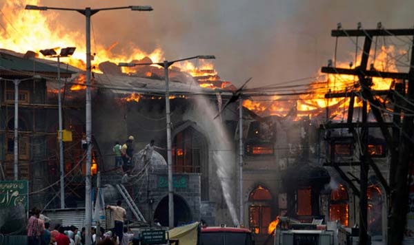 Angry clashes in Srinagar after fire destroys ancient Sufi shrine