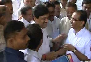 Adarsh probe: Ashok Chavan, Vilasrao Deshmukh get into a blame-game