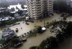 70 dead, 200,000 stranded in Bangladesh floods