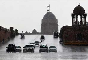 Delhi showers bring relief from searing heat