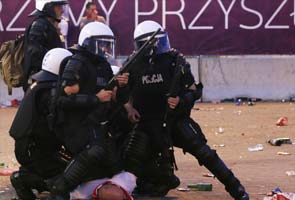 Euro 2012: Hooligan clashes in Poland leave 15 injured 