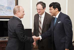 Russian president Putin meets chess king Viswanathan Anand for tea 