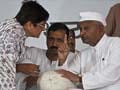 Anna Hazare, Arvind Kejriwal apologise for attack on media