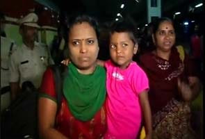 Three-year-old girl, kidnapped from Mumbai station, returns home