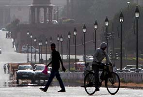 Hot, windy day in Delhi, rain likely on Wednesday