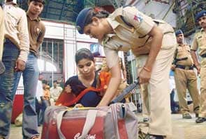 Only 129 female cops to guard 20 lakh women on Mumbai trains
