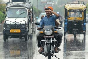 Heavy rains lash Delhi, waterlogging in many places