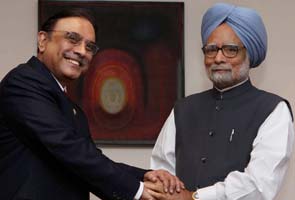 Asif Ali Zardari formally invites Manmohan Singh to visit Pakistan