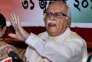 Advani blames Bangladeshi immigrants for Assam violence