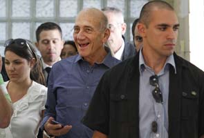 Former Israeli Prime Minister Olmert cleared in corruption case 