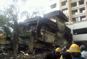 Rains in Mumbai: Trains, flights delayed by 15 minutes; 1 dead in building collapse