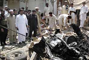 Truck bomb kills 11 in northwest Pakistani market 