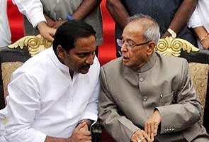 Pranab Mukherjee meets Andhra Pradesh Chief Minister, appeals for support