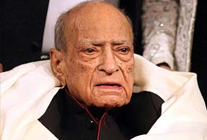 Actor AK Hangal critical, admitted to hospital