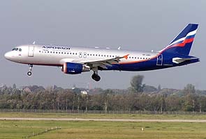 Passenger jet lands in Iceland after bomb threat