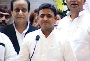 After Mulayam's scolding, Akhilesh sets new routine