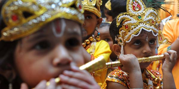 श्री कृष्ण जन्माष्टमी 2017: तिथि व मुहूर्त, जानें क्या हैं जन्माष्टमी से जुड़ी मान्यताएं