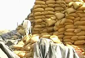 Foodgrain worth Rs 250 crore rots in Maharashtra godown, state government blames the Centre