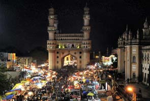 Old Hyderabad never sleeps for Eid shopping 